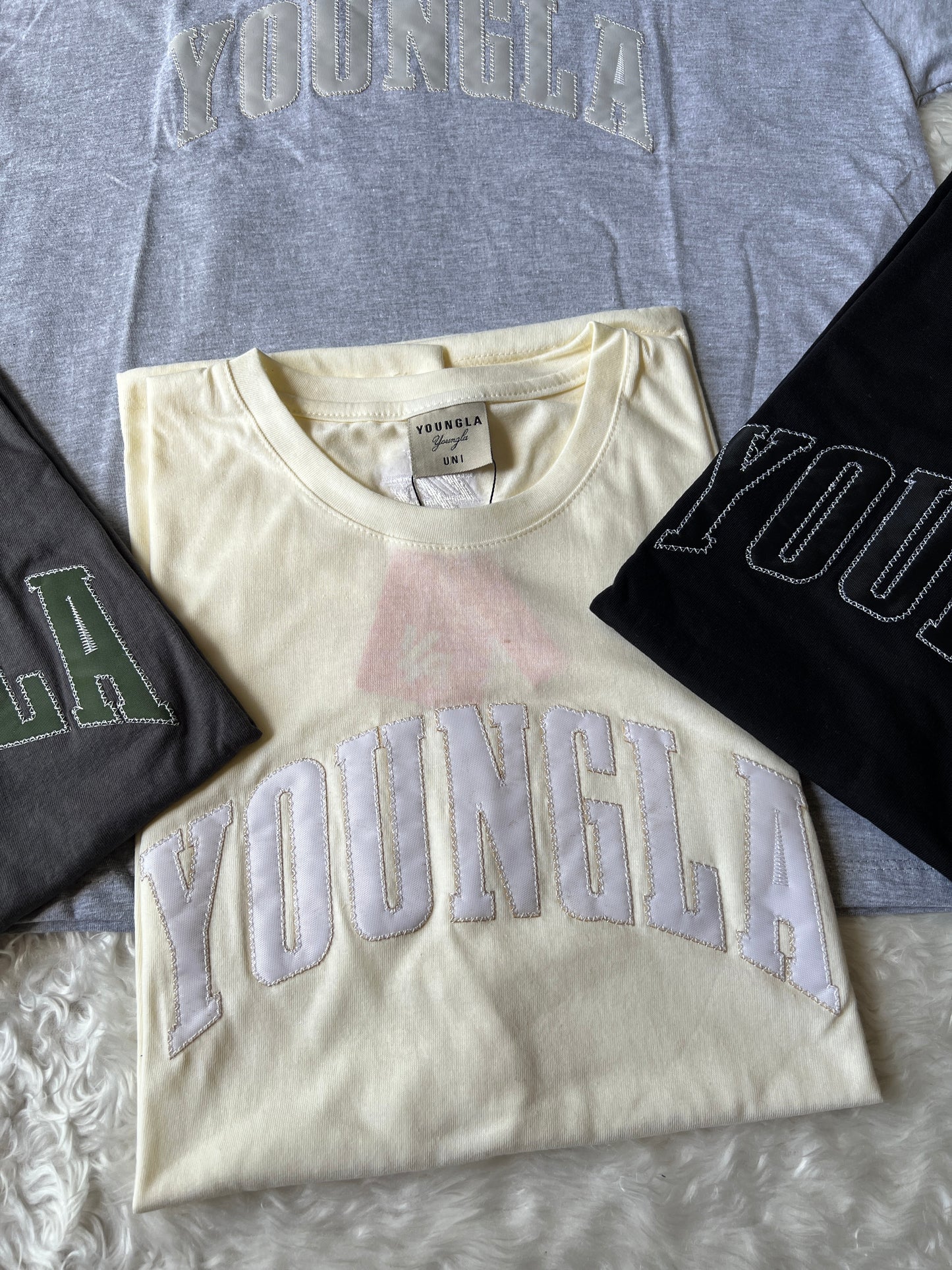 PLAYERA OVER UNI VINTAGE BORDADO