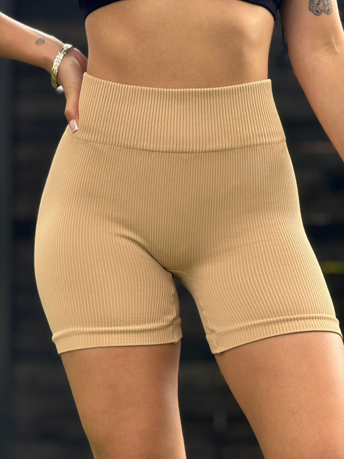SHORT VELA