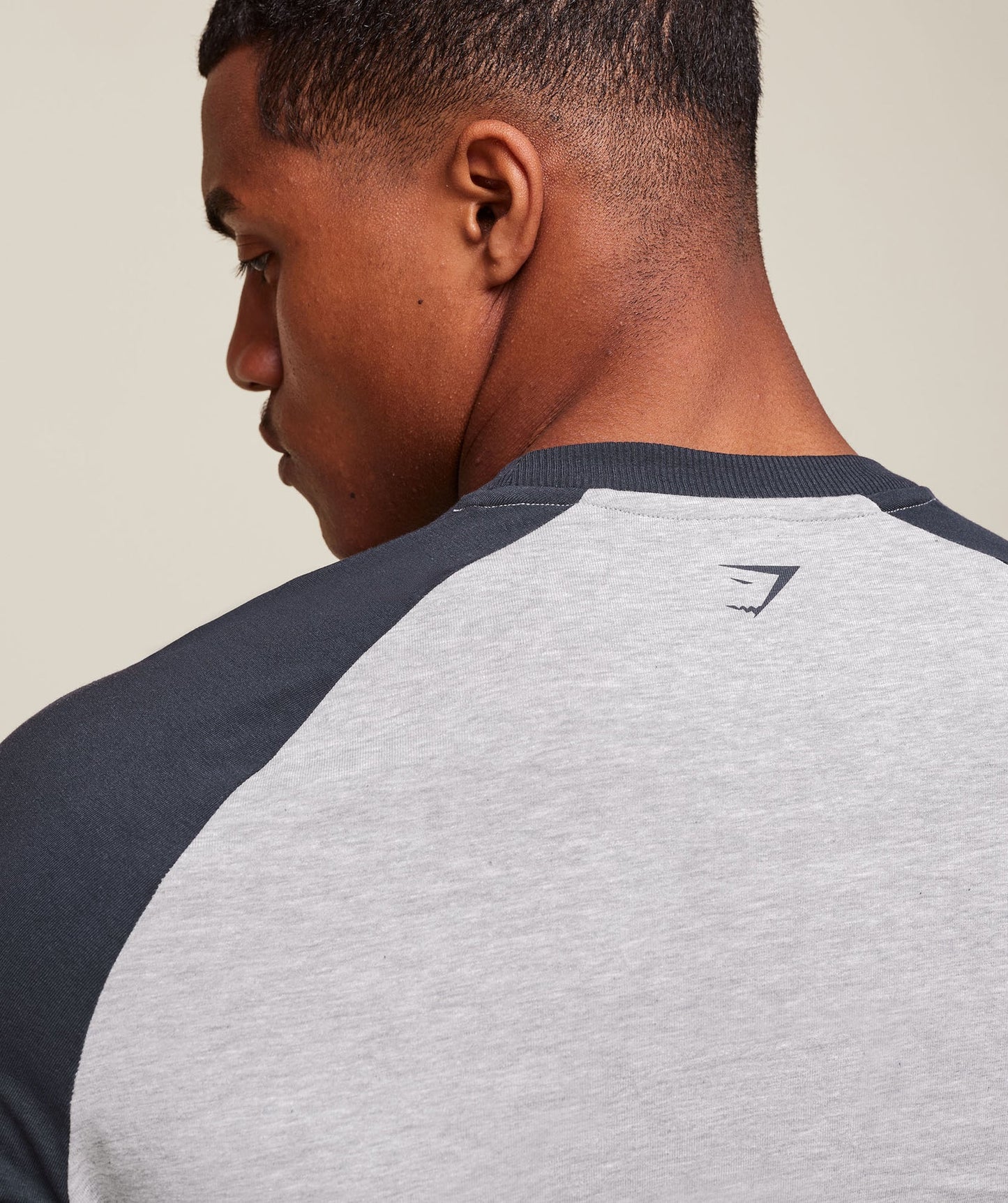 PLAYERA GSLC RAGLÁN GYMSHARK