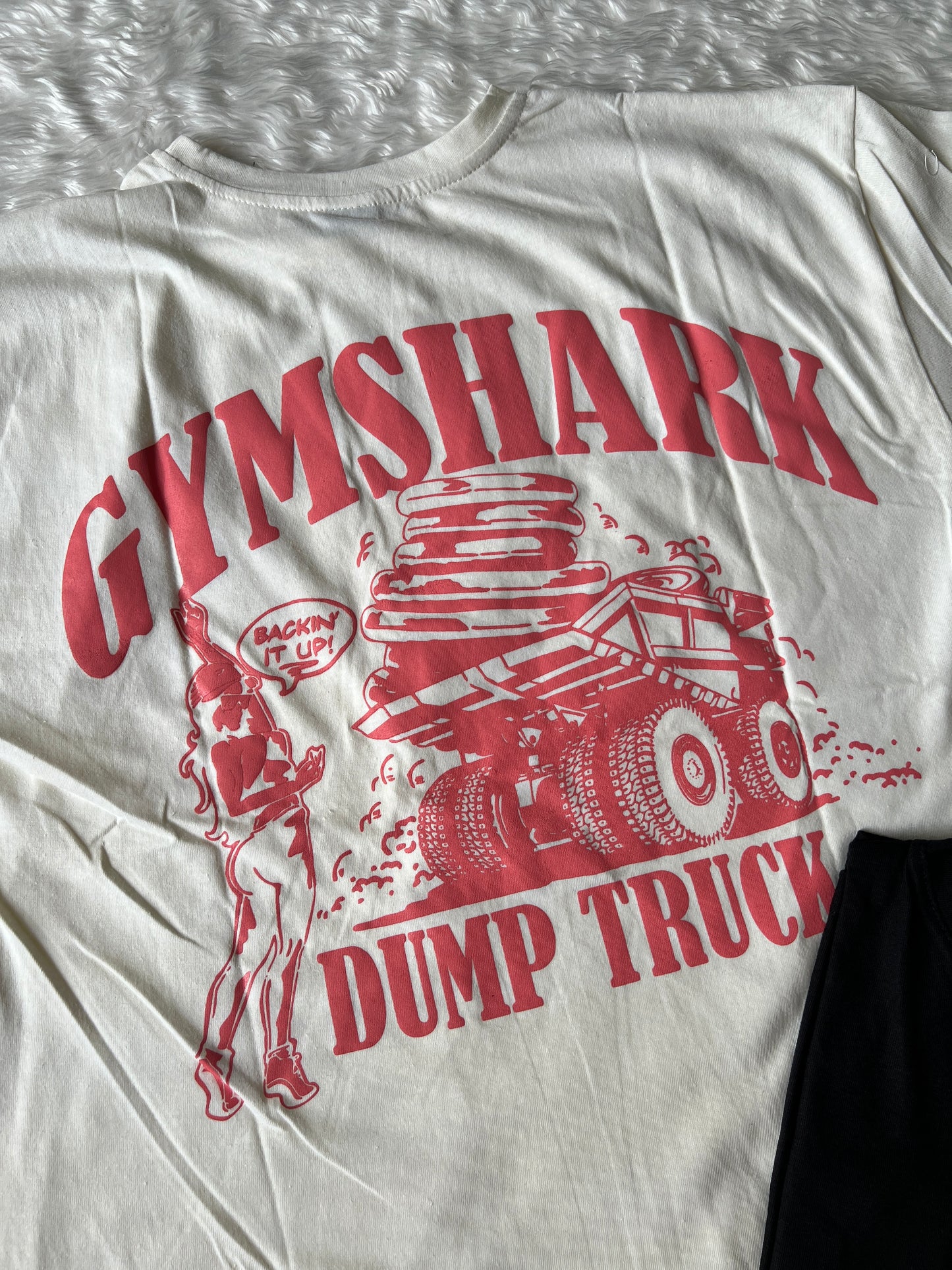 PLAYERA OVER DUMP TRUCK GYMSHARK