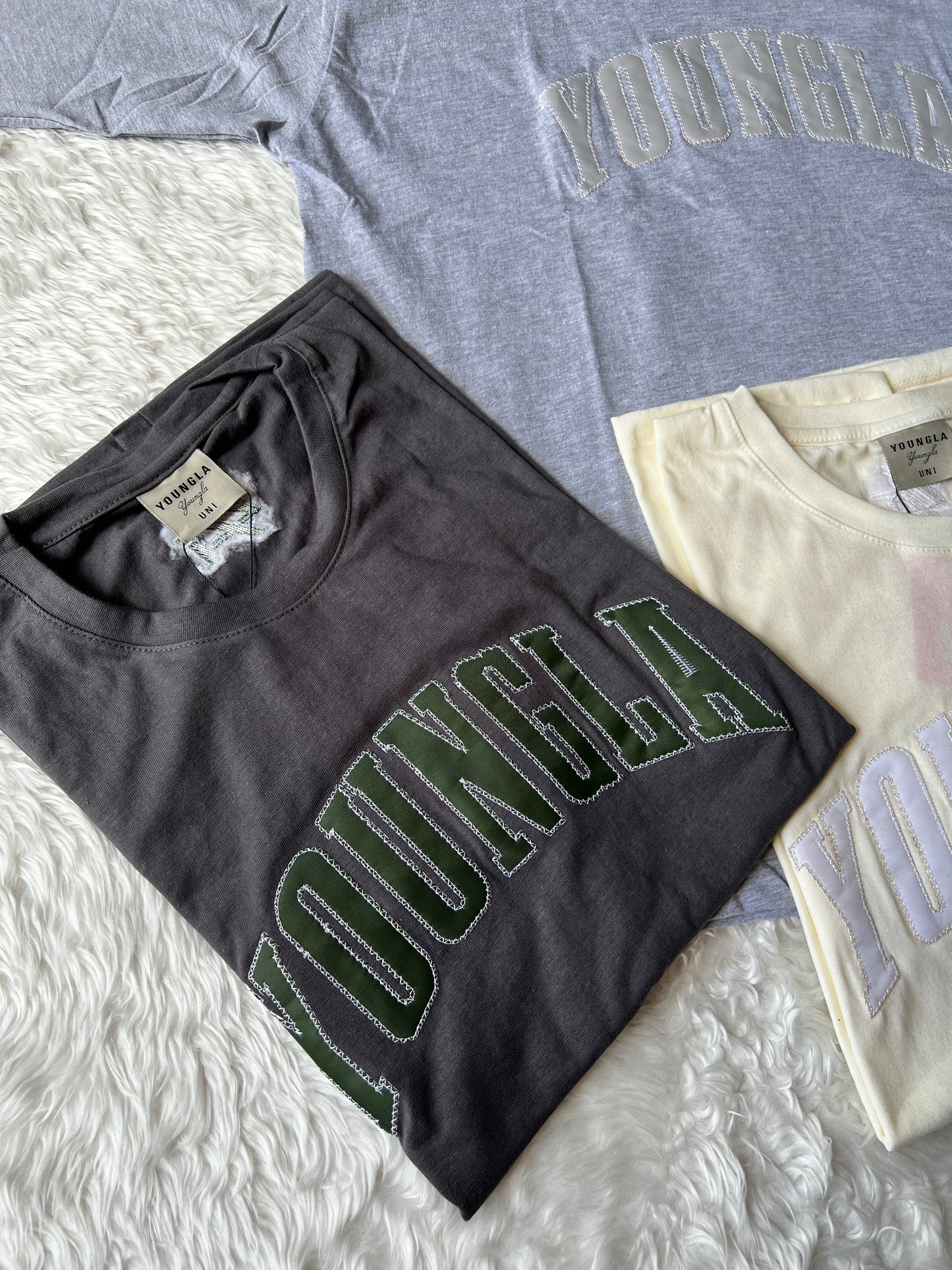 PLAYERA OVER UNI VINTAGE BORDADO