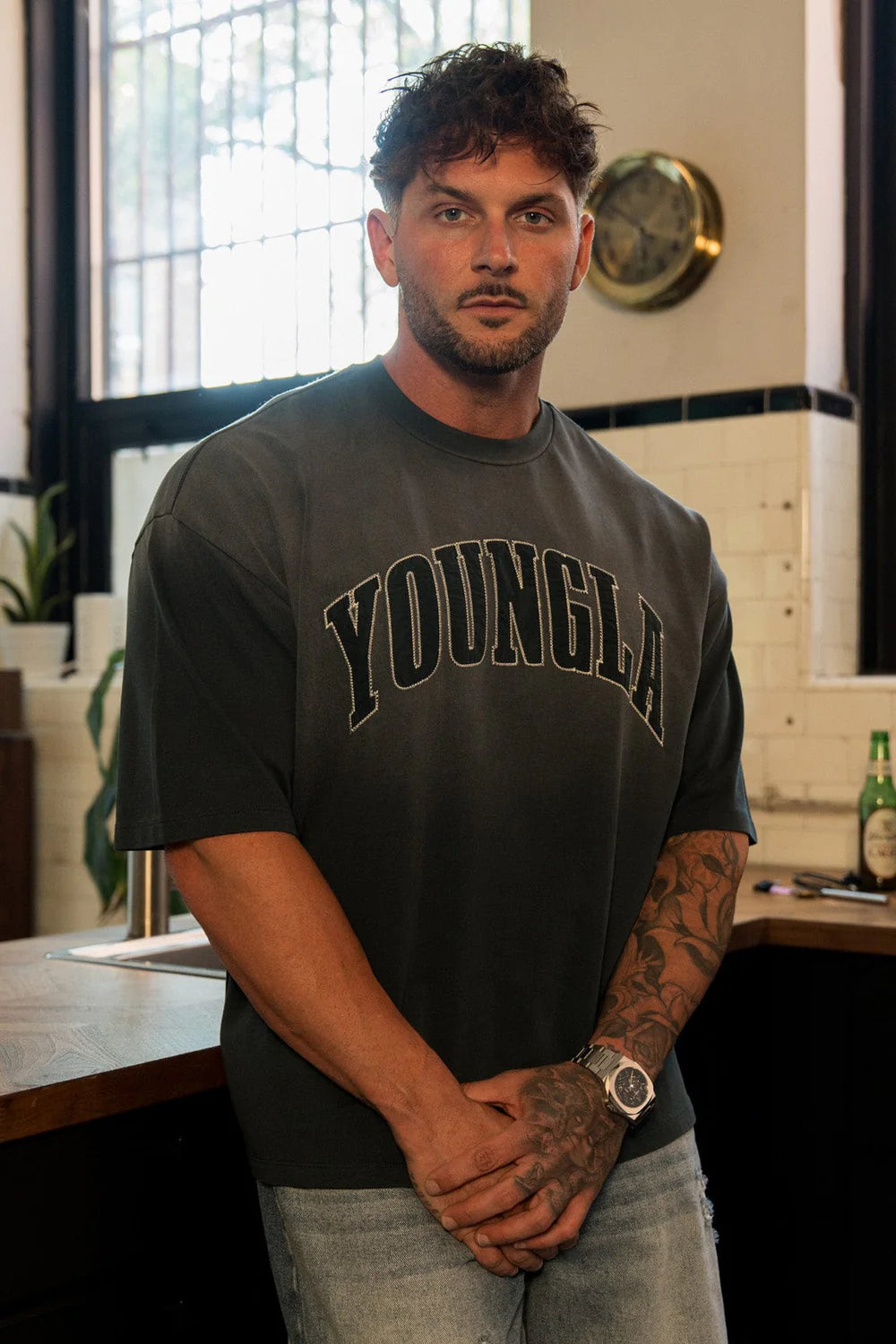 PLAYERA OVER UNI VINTAGE BORDADO